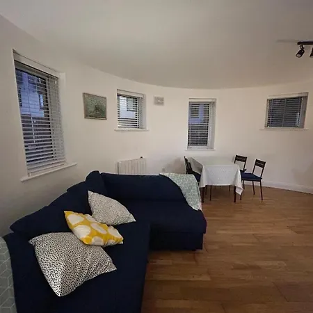 Excellently Located Modern 2 Bed In The Heart Of The Liberties In * Dublin
