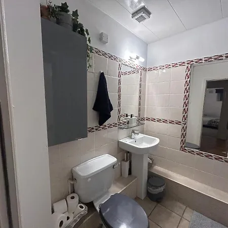 Excellently Located Modern 2 Bed In The Heart Of The Liberties In Dublín