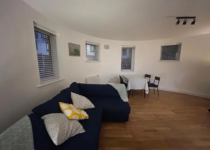 Excellently Located Modern 2 Bed In The Heart Of The Liberties In * Dublín